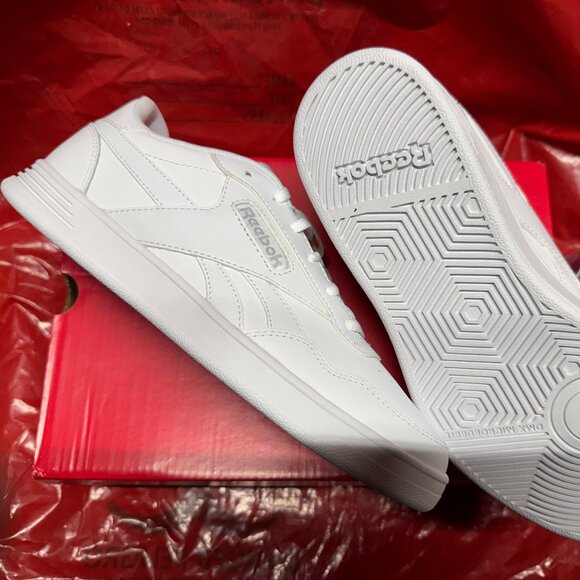 Women's Reebok court advance shoes, wht/cold gry, size 7.5 - Picture 2 of 5